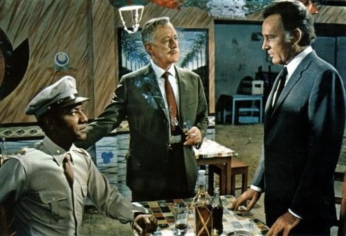 les_comediens_the_comedians_1967_portrait_w858[1].