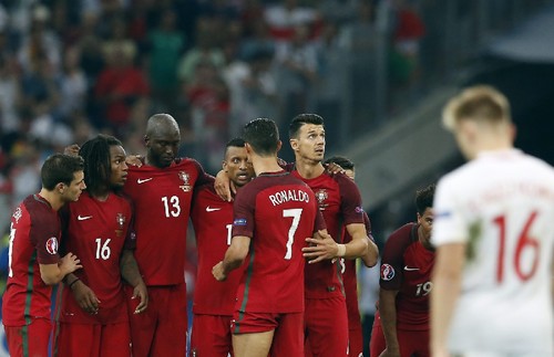 fonte olha para cima.jpeg