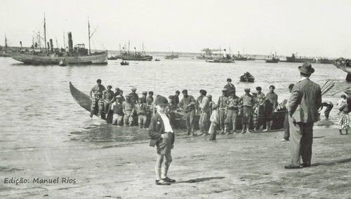 lugar de descarga no porto de Matosinhos.jpg lugar de descarga no porto de Matosinhos.jpg