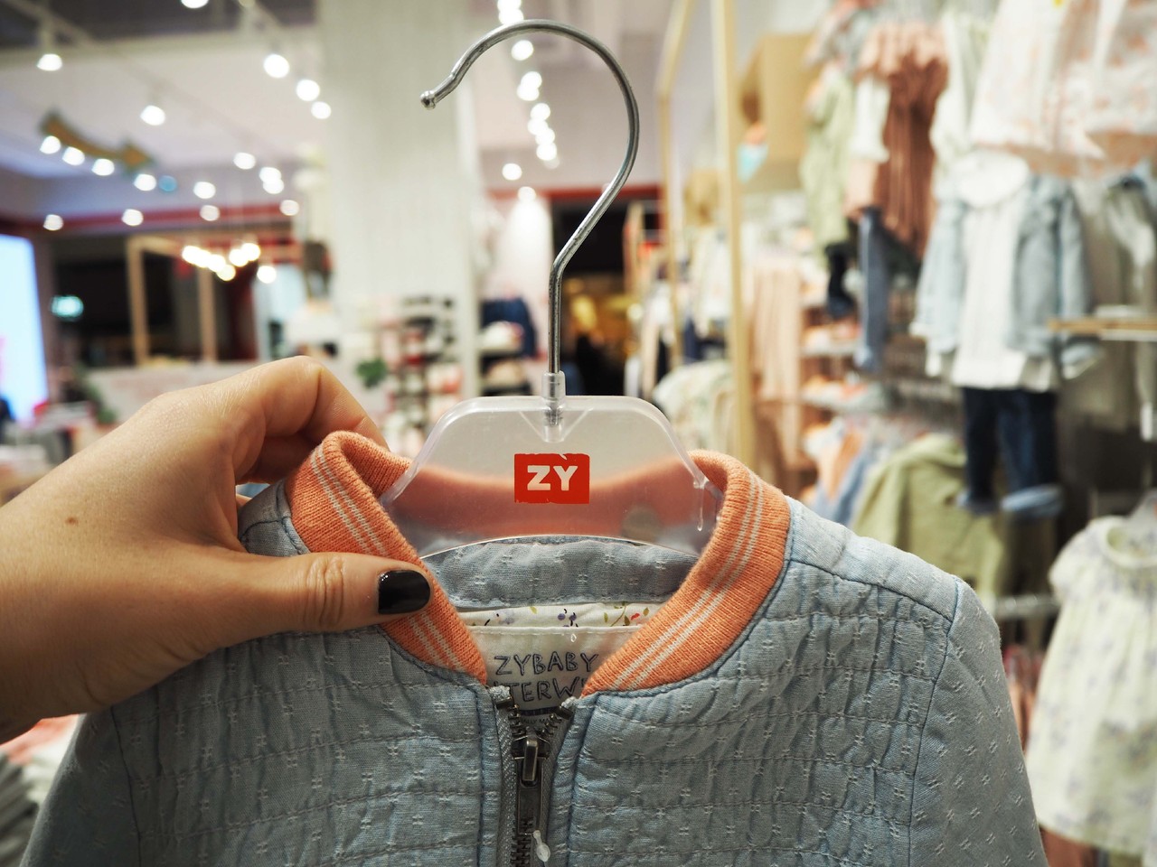 IMG_5490_a.jpg IMG_5490_a.jpg